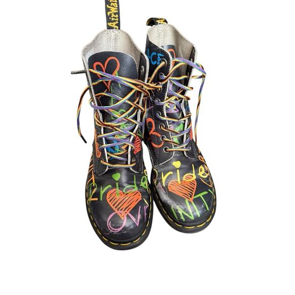 DR. MARTENS Pascal Pride 2 Peace Love LGBT+ Combat Boots Rainbow Ladies SZ 5 - Picture 3 of 7